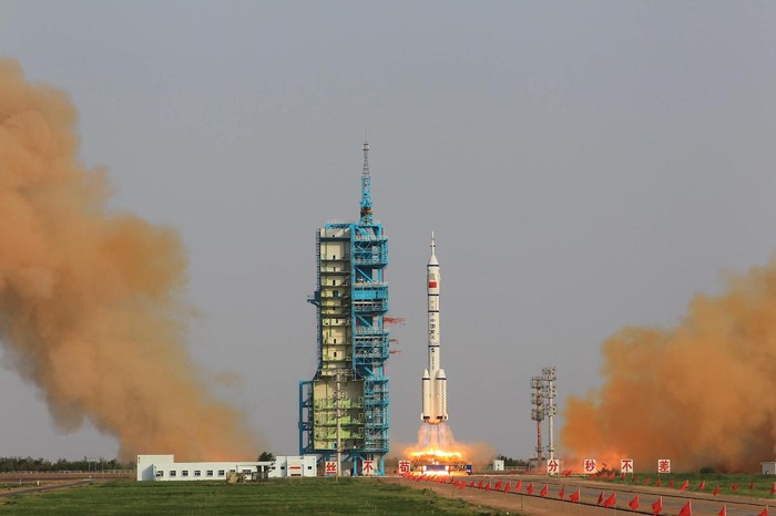Trung Quốc phóng tàu vũ trụ Thần Châu 9 năm 2012